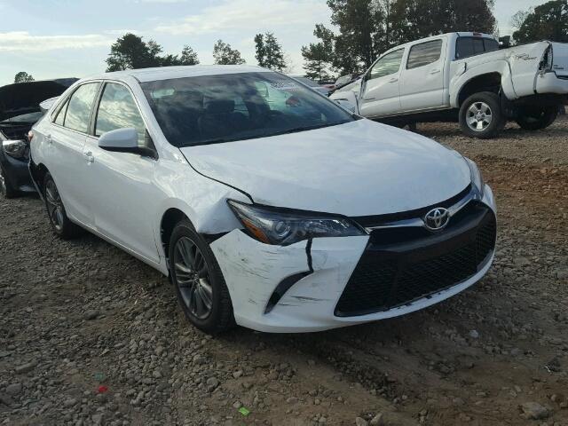 4T1BF1FK1HU774618 - 2017 TOYOTA CAMRY LE WHITE photo 1