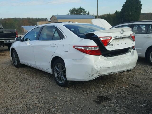 4T1BF1FK1HU774618 - 2017 TOYOTA CAMRY LE WHITE photo 3