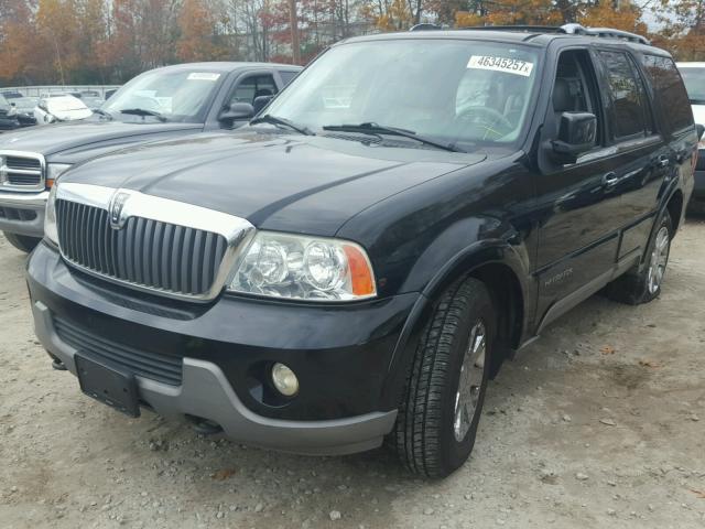 5LMFU28R24LJ23938 - 2004 LINCOLN NAVIGATOR BLACK photo 2