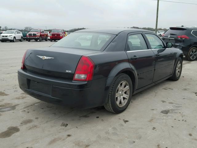 2C3LA43R76H274476 - 2006 CHRYSLER 300 BLACK photo 4