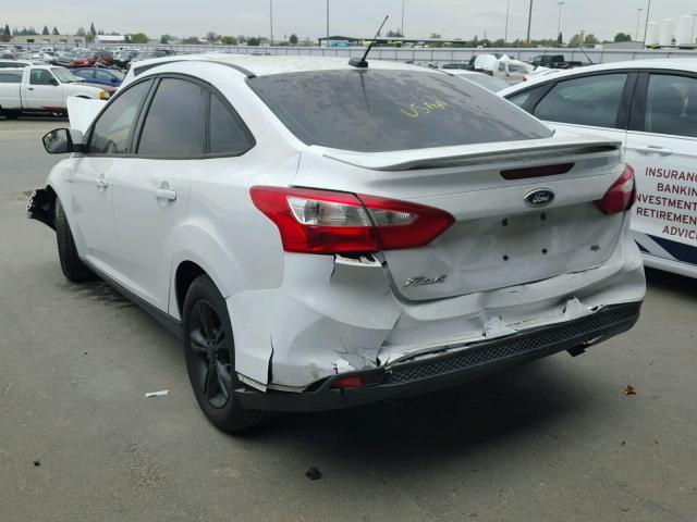 1FAHP3F20CL279712 - 2012 FORD FOCUS SE WHITE photo 3