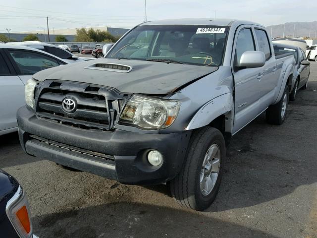 5TEKU72N45Z051796 - 2005 TOYOTA TACOMA DOU GRAY photo 2