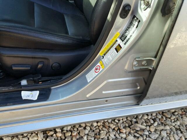 4T1BK1EB8GU219869 - 2016 TOYOTA AVALON XLE SILVER photo 9