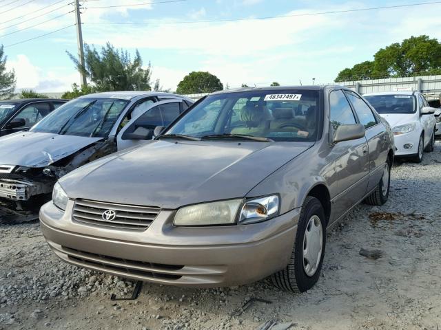 4T1BG22K5XU613678 - 1999 TOYOTA CAMRY CE BEIGE photo 2