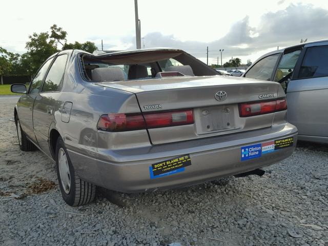 4T1BG22K5XU613678 - 1999 TOYOTA CAMRY CE BEIGE photo 3