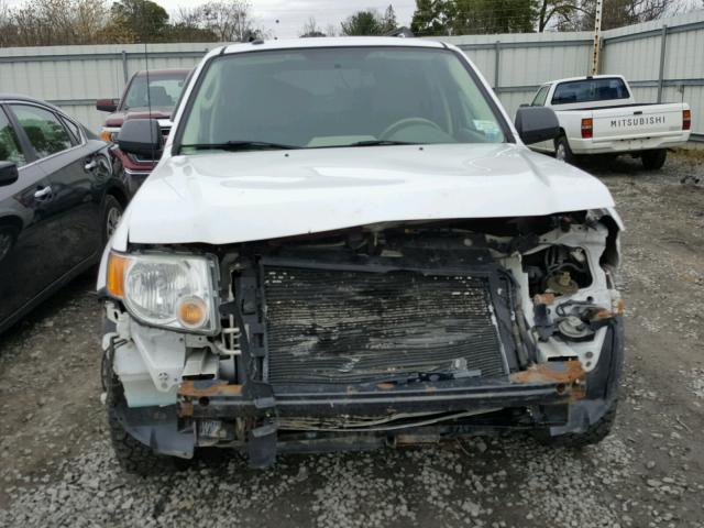 1FMCU9DG8AKA01055 - 2010 FORD ESCAPE XLT WHITE photo 9