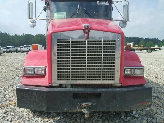 1XKDDT9X35J083050 - 2005 KENWORTH CONSTRUCTI RED photo 9