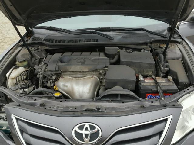 4T4BF3EK6BR127254 - 2011 TOYOTA CAMRY GRAY photo 7