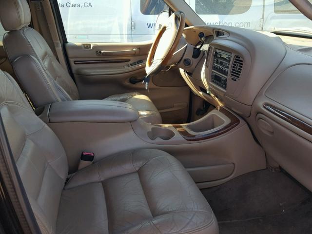 5LMRU27L3WLJ55133 - 1998 LINCOLN NAVIGATOR Schwarz Foto 5