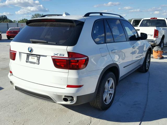 5UXZV4C59D0G56387 - 2013 BMW X5 XDRIVE3 WHITE photo 4