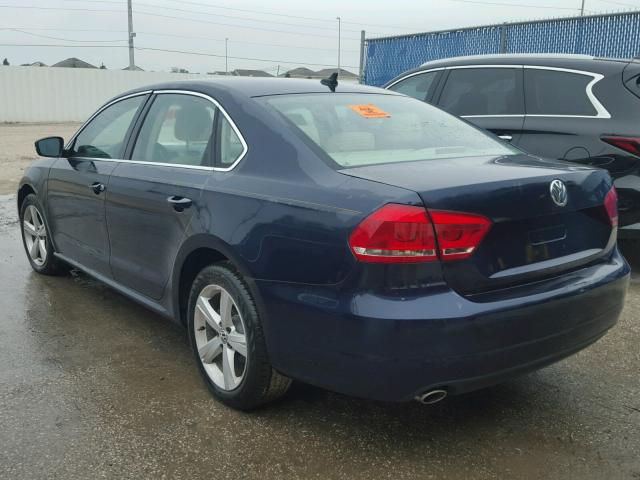 1VWBH7A30DC052457 - 2013 VOLKSWAGEN PASSAT SE BLUE photo 3