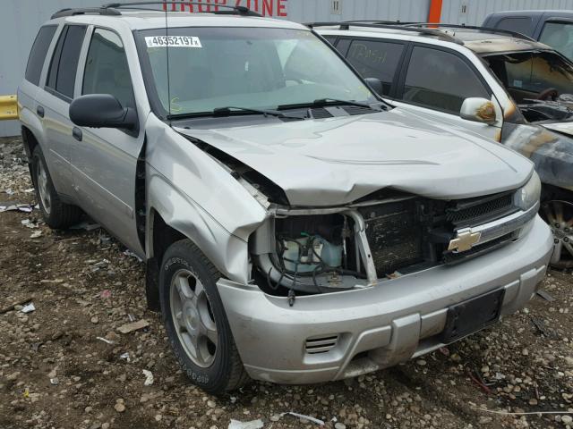 1GNDT13S682128214 - 2008 CHEVROLET TRAILBLAZE SILVER photo 1