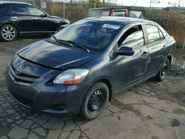 JTDBT903371138232 - 2007 TOYOTA YARIS GRAY photo 2