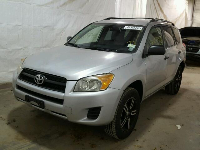 JTMBF33V09D000361 - 2009 TOYOTA RAV4 SILVER photo 2