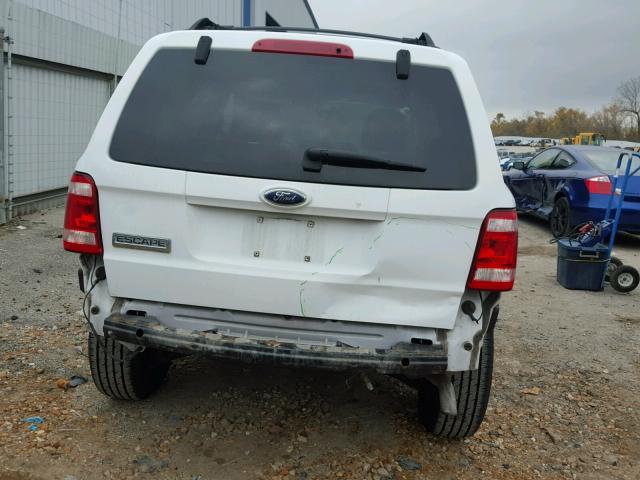 1FMCU027X9KB31199 - 2009 FORD ESCAPE XLS WHITE photo 9