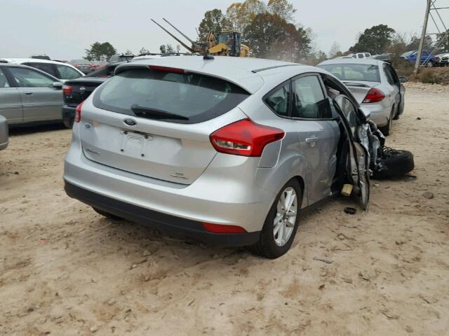 1FADP3K29GL272445 - 2016 FORD FOCUS SE SILVER photo 4