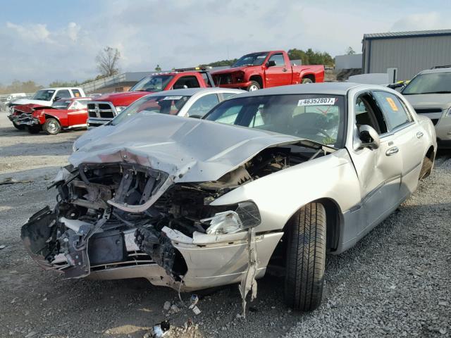 1LNHM81W65Y606612 - 2005 LINCOLN TOWN CAR S SILVER photo 2