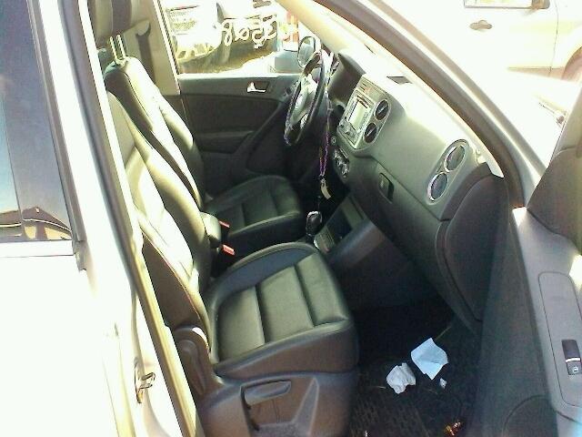 WVGBV7AX5BW515036 - 2011 VOLKSWAGEN TIGUAN SILVER photo 5