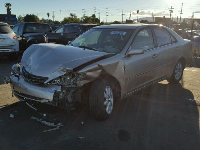 JTDBE32K530184236 - 2003 TOYOTA CAMRY LE BEIGE photo 2