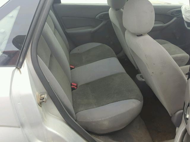 1FAFP33P14W149994 - 2004 FORD FOCUS LX SILVER photo 6