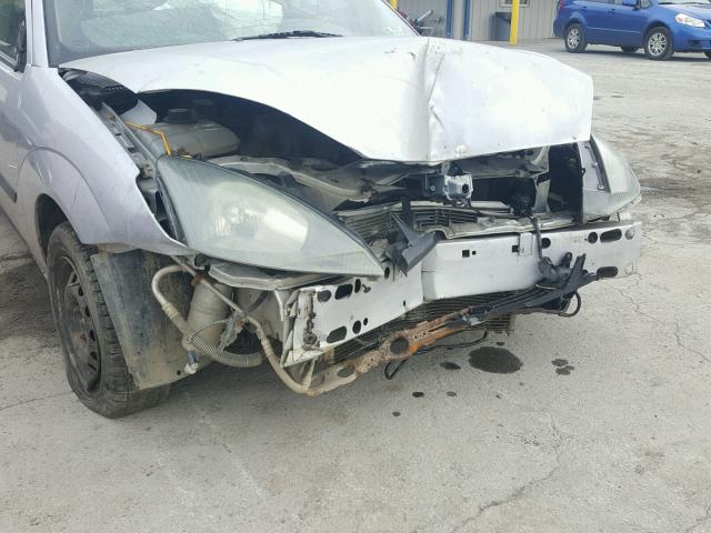 1FAFP33P14W149994 - 2004 FORD FOCUS LX SILVER photo 9