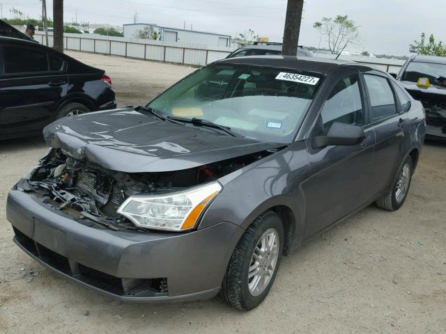 1FAHP3FN9BW148060 - 2011 FORD FOCUS SE GRAY photo 2