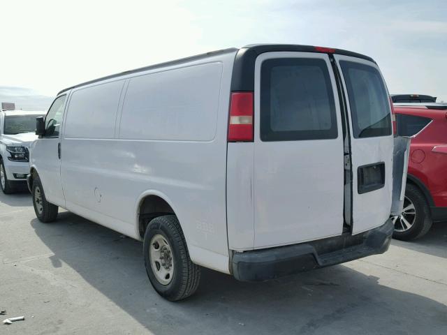 1GCHG39U151268143 - 2005 CHEVROLET EXPRESS G3 WHITE photo 3