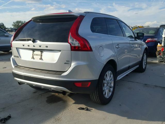 YV4992DZ2A2027821 - 2010 VOLVO XC60 T6 SILVER photo 4