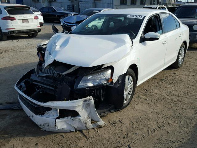 1VWAT7A35FC105134 - 2015 VOLKSWAGEN PASSAT S Սպիտակ լուսանկար 2