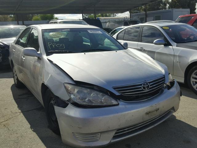 4T1BE30K45U502471 - 2005 TOYOTA CAMRY LE SILVER photo 1