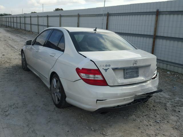 WDDGF5EB0BA451467 - 2011 MERCEDES-BENZ C 300 WHITE photo 3