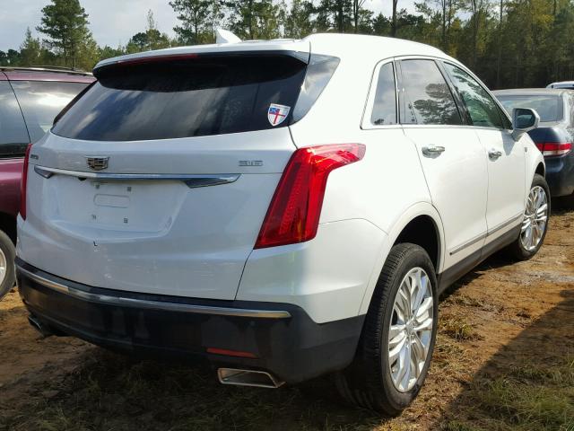 1GYKNCRS6HZ267158 - 2017 CADILLAC XT5 PREMIU WHITE photo 4