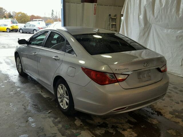 5NPEB4AC4DH736660 - 2013 HYUNDAI SONATA GLS SILVER photo 3