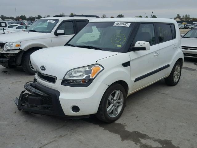 KNDJT2A27B7260851 - 2011 KIA SOUL + WHITE photo 2