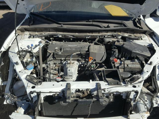 1HGCR2F15HA040841 - 2017 HONDA ACCORD SPO WHITE photo 7