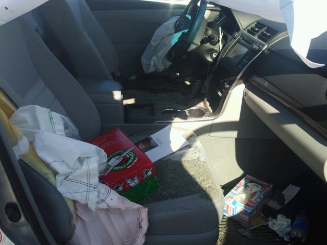 4T1BF1FK4GU166073 - 2016 TOYOTA CAMRY LE 银色 照片 5