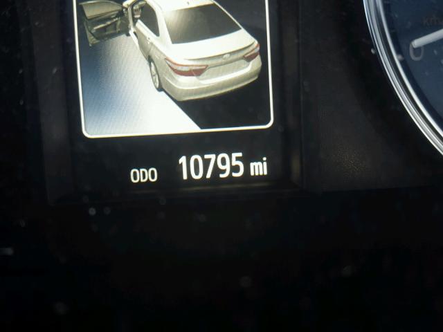 4T1BF1FK4GU166073 - 2016 TOYOTA CAMRY LE 银色 照片 8