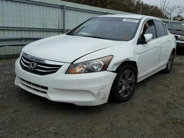 1HGCP2F63CA068633 - 2012 HONDA ACCORD SE WHITE photo 2