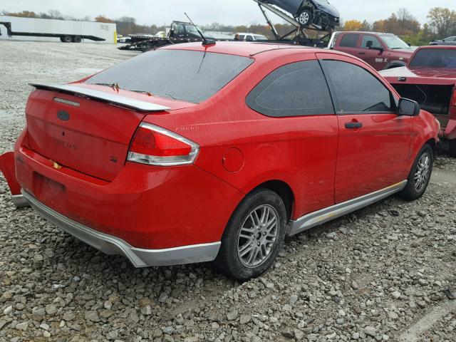 1FAHP33N88W231122 - 2008 FORD FOCUS SE RED photo 4