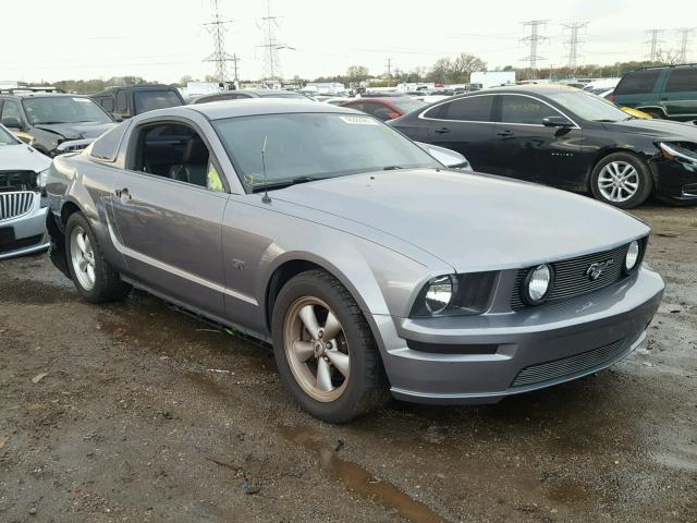 1ZVHT82H175234587 - 2007 FORD MUSTANG GT GRAY photo 1