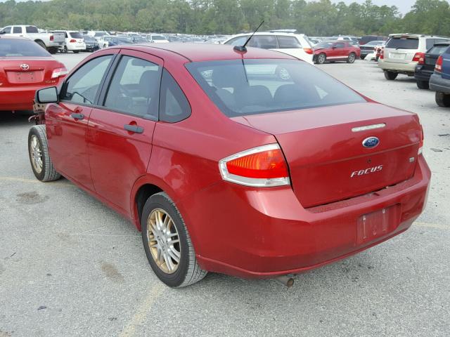 1FAHP35N19W242428 - 2009 FORD FOCUS SE RED photo 3