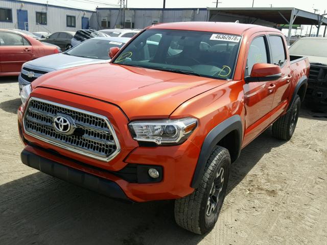 3TMCZ5AN7HM088600 - 2017 TOYOTA TACOMA DOU ნარინჯისფერი ფოტო 2