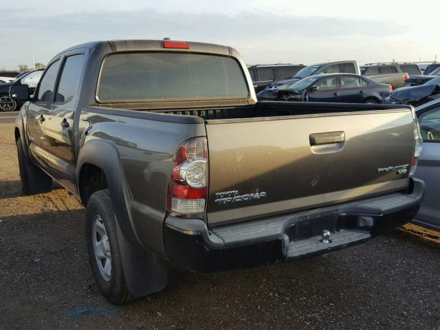 3TMJU62NX9M079112 - 2009 TOYOTA TACOMA DOU BROWN photo 3