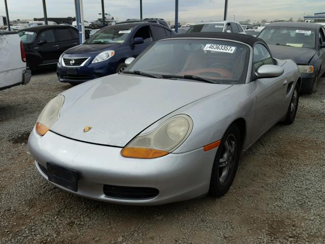 WP0CA2987XU622287 - 1999 PORSCHE BOXSTER SILVER photo 2