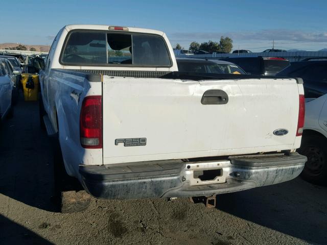 1FTNX21S92EA70499 - 2002 FORD F250 SUPER WHITE photo 3