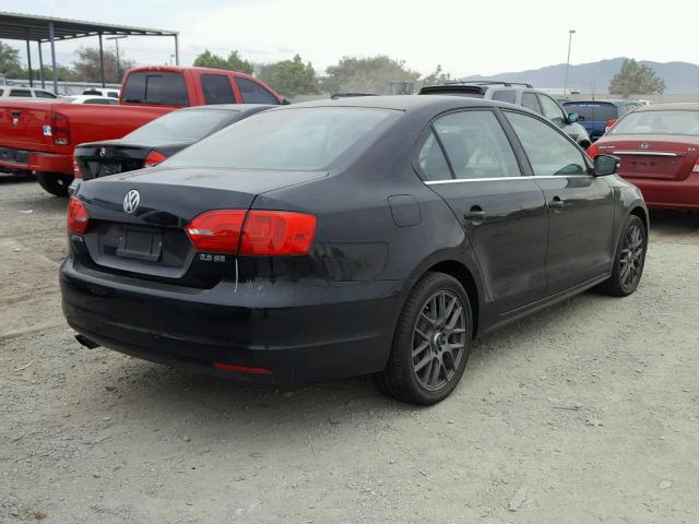 3VWDP7AJ1DM367454 - 2013 VOLKSWAGEN JETTA SE Սև լուսանկար 4