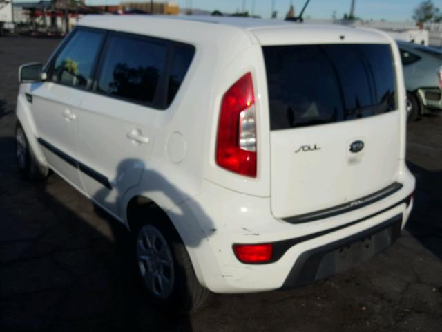 KNDJT2A55D7754929 - 2013 KIA SOUL WHITE photo 3