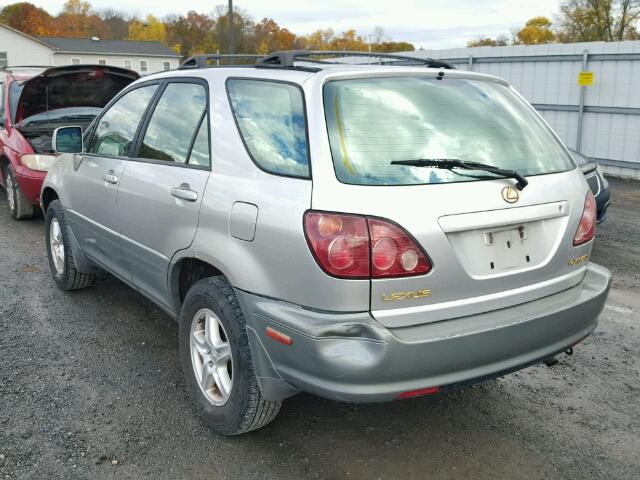 JT6HF10UXX0069256 - 1999 LEXUS RX SILVER photo 3