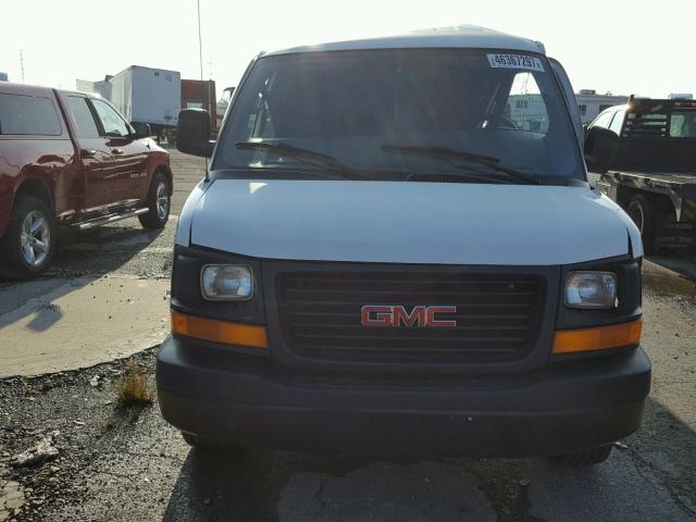 1GTHG39V361104502 - 2006 GMC SAVANA G35 WHITE photo 10