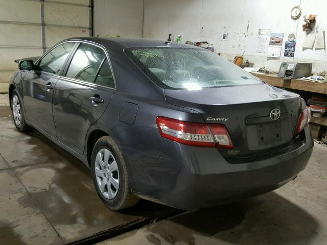 4T4BF3EK7AR070934 - 2010 TOYOTA CAMRY BASE GRAY photo 3